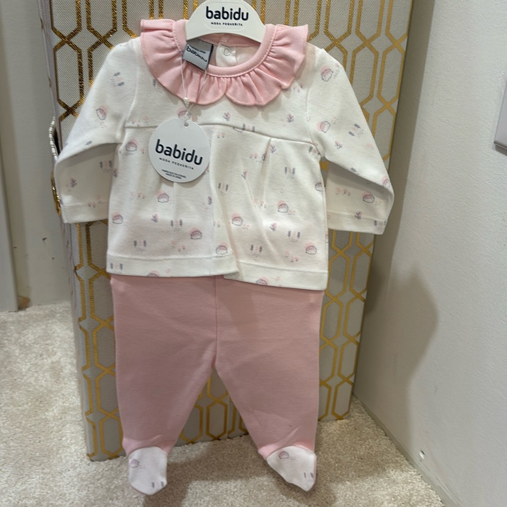 NWT Babidu pink and white hedgehog outfit size newborn